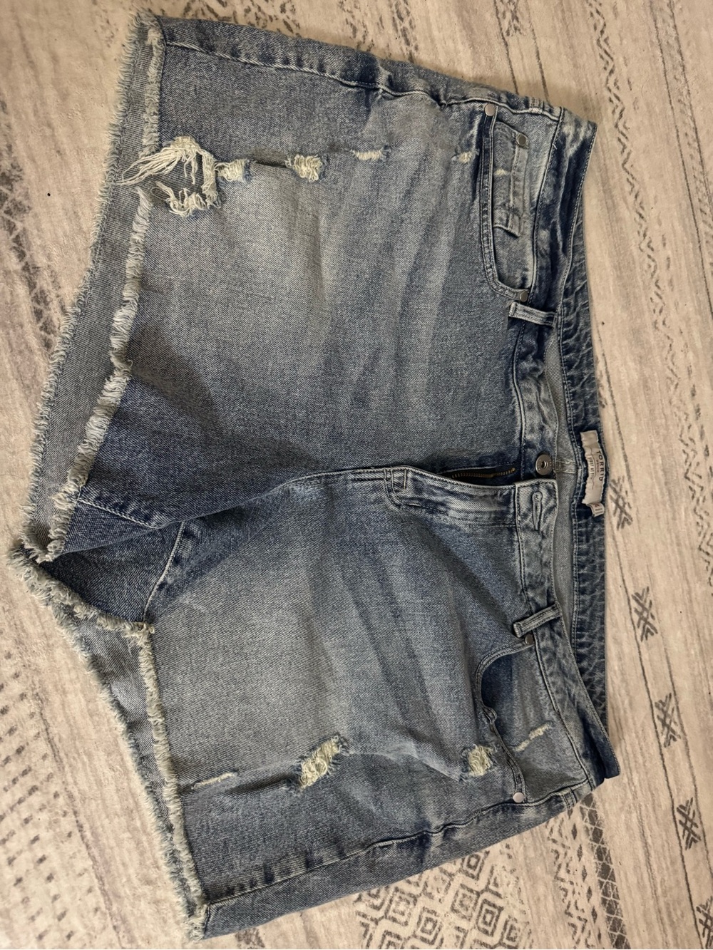 Torrid light wash denim shorts 24